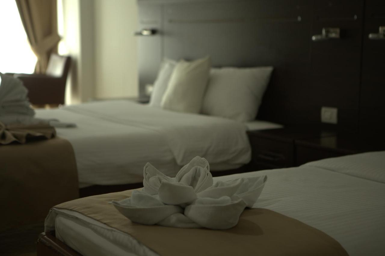 Arabella Hotel Kičevo Eksteriør bilde