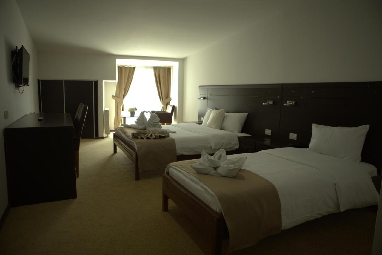 Arabella Hotel Kičevo Eksteriør bilde