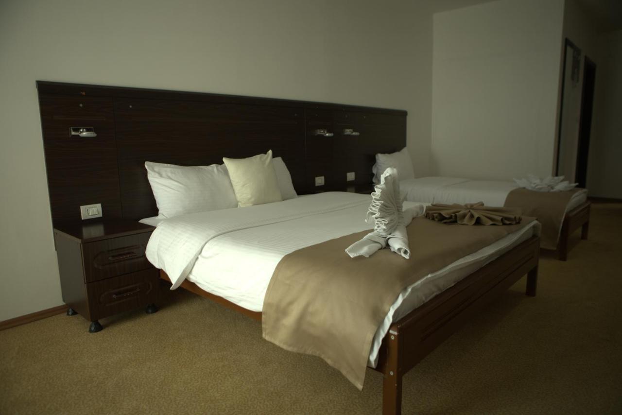 Arabella Hotel Kičevo Eksteriør bilde