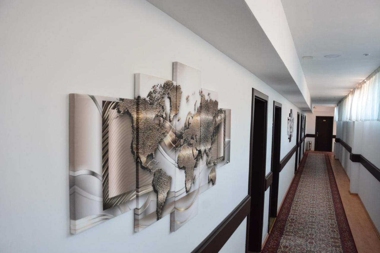 Arabella Hotel Kičevo Eksteriør bilde