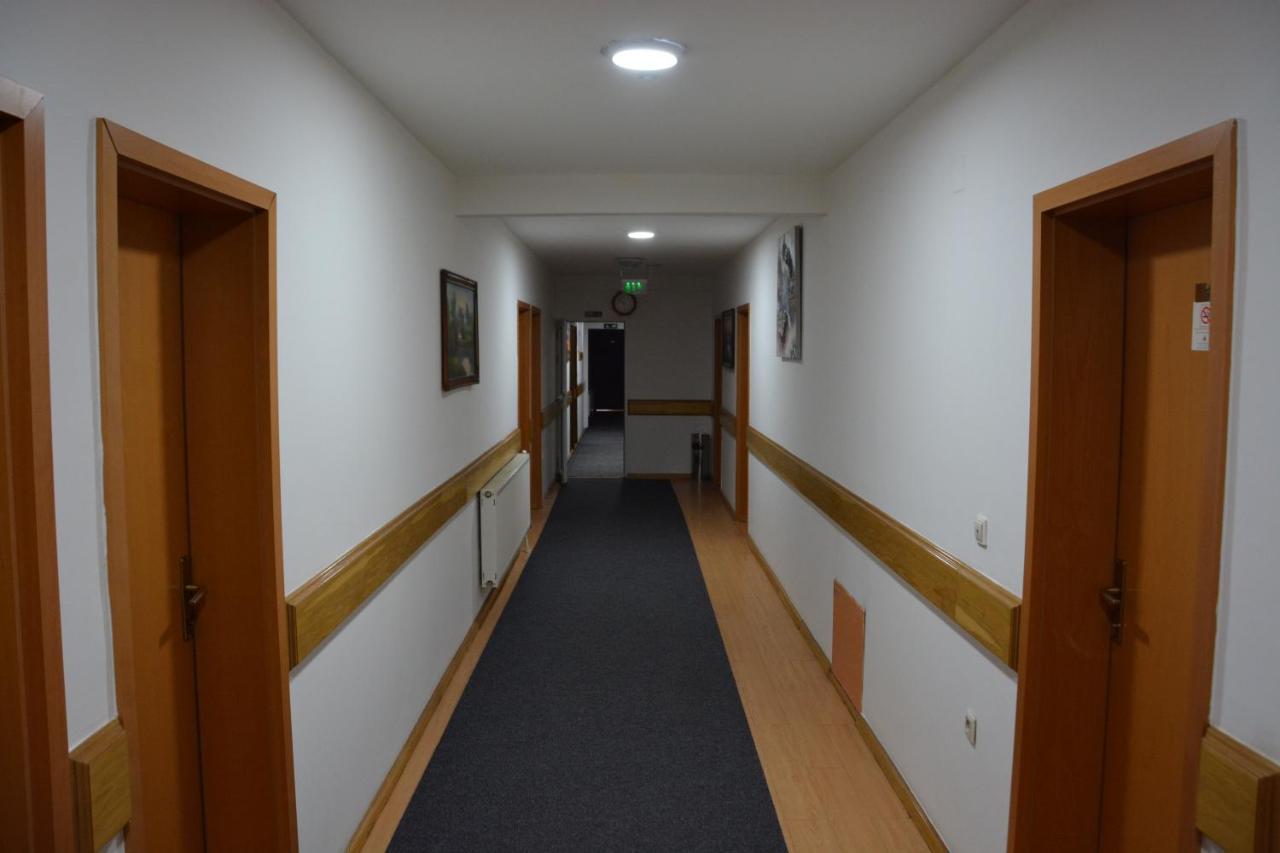 Arabella Hotel Kičevo Eksteriør bilde