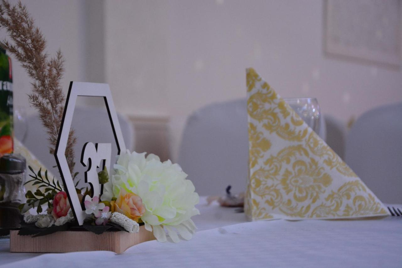 Arabella Hotel Kičevo Eksteriør bilde