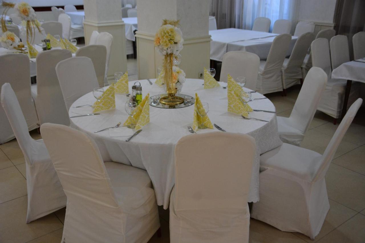 Arabella Hotel Kičevo Eksteriør bilde