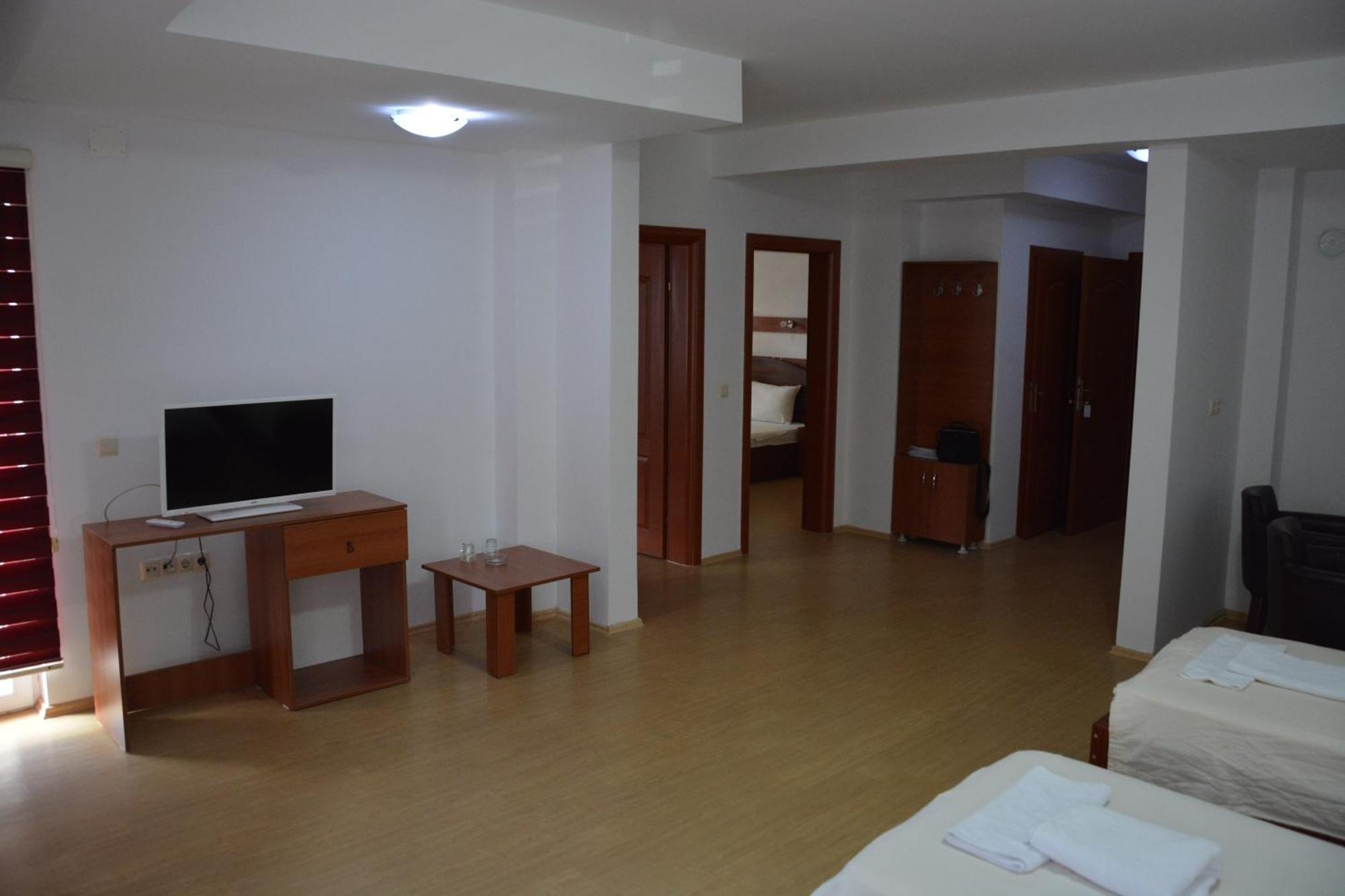 Arabella Hotel Kičevo Eksteriør bilde