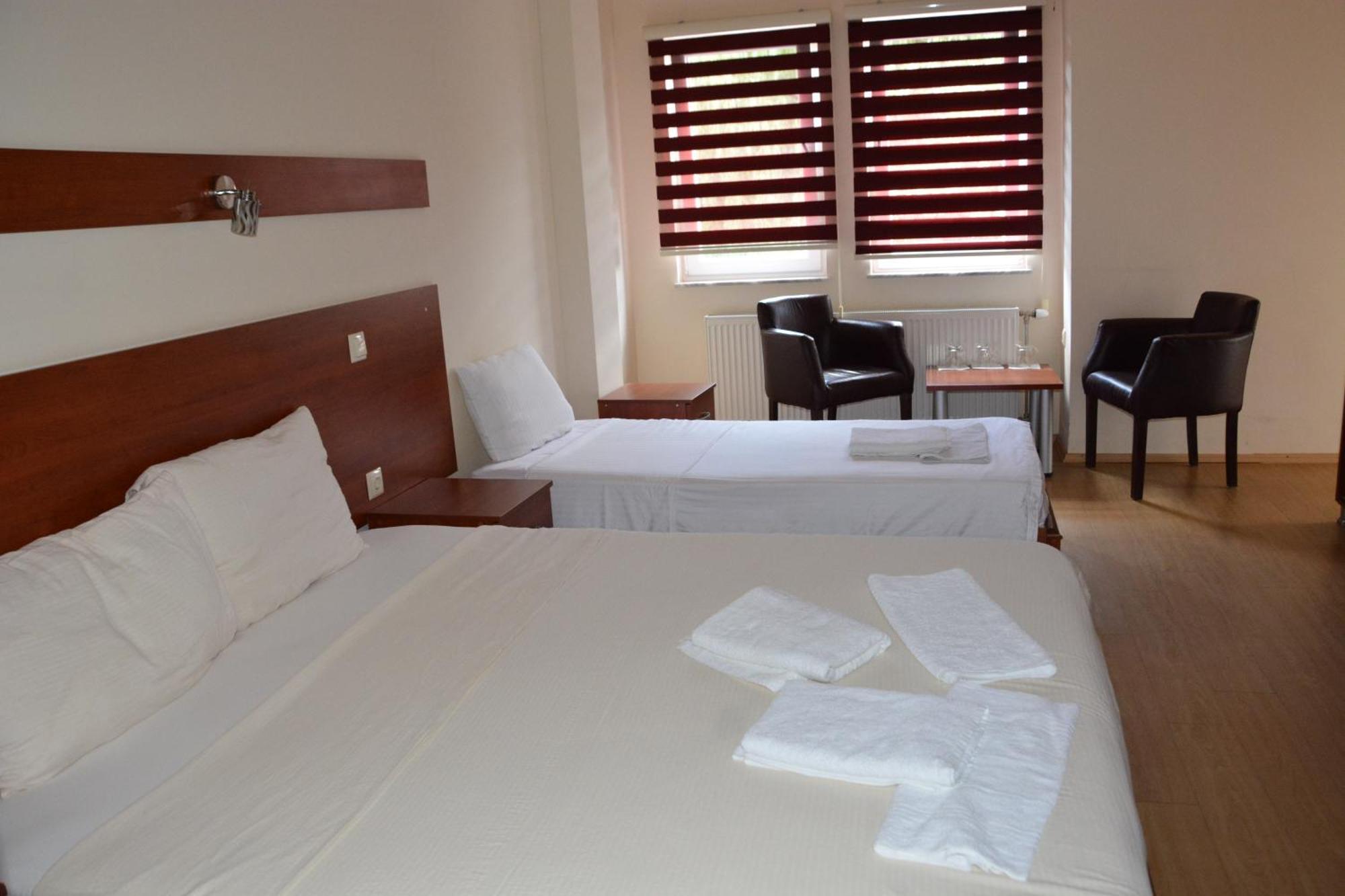 Arabella Hotel Kičevo Eksteriør bilde