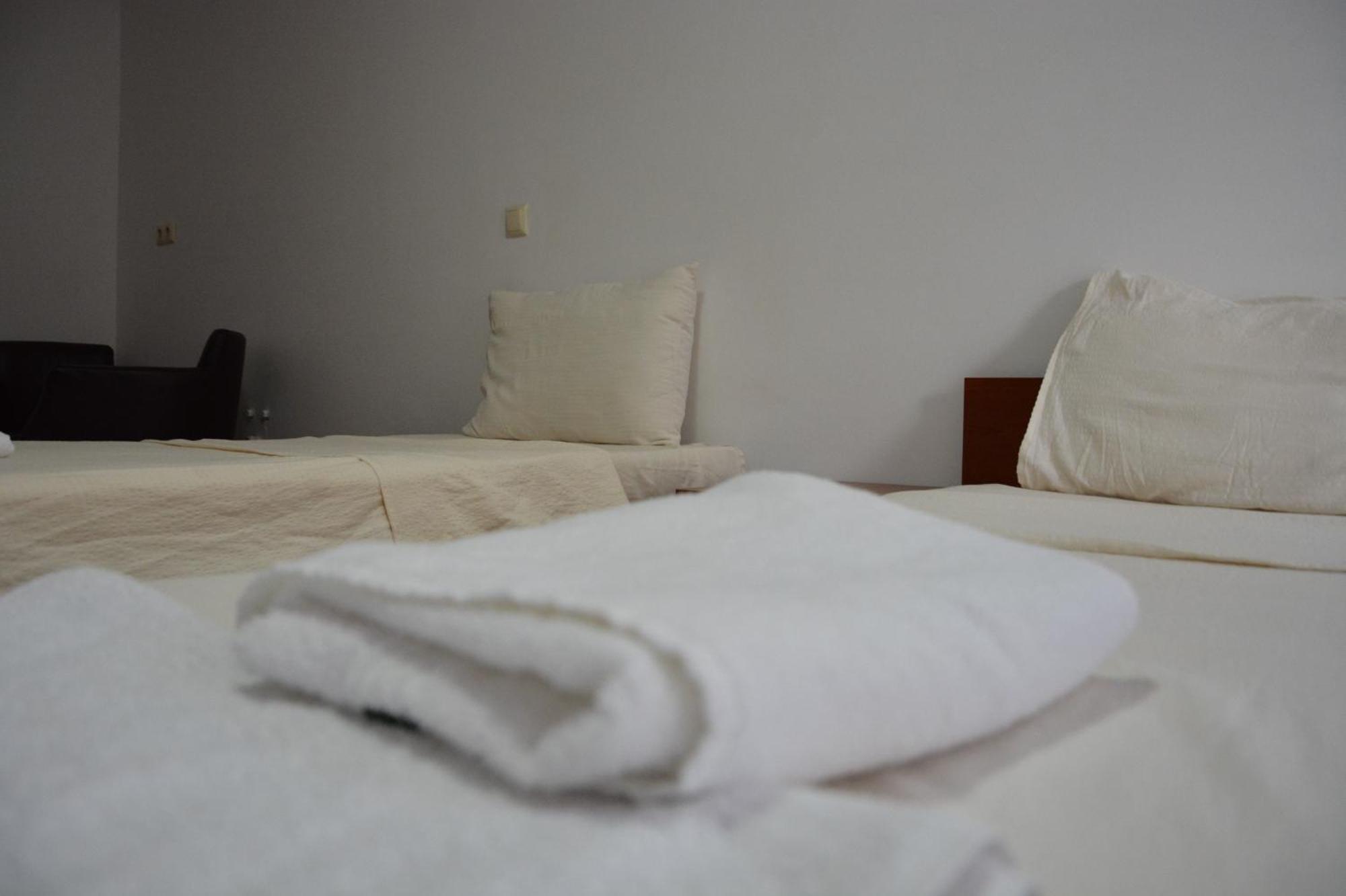 Arabella Hotel Kičevo Eksteriør bilde