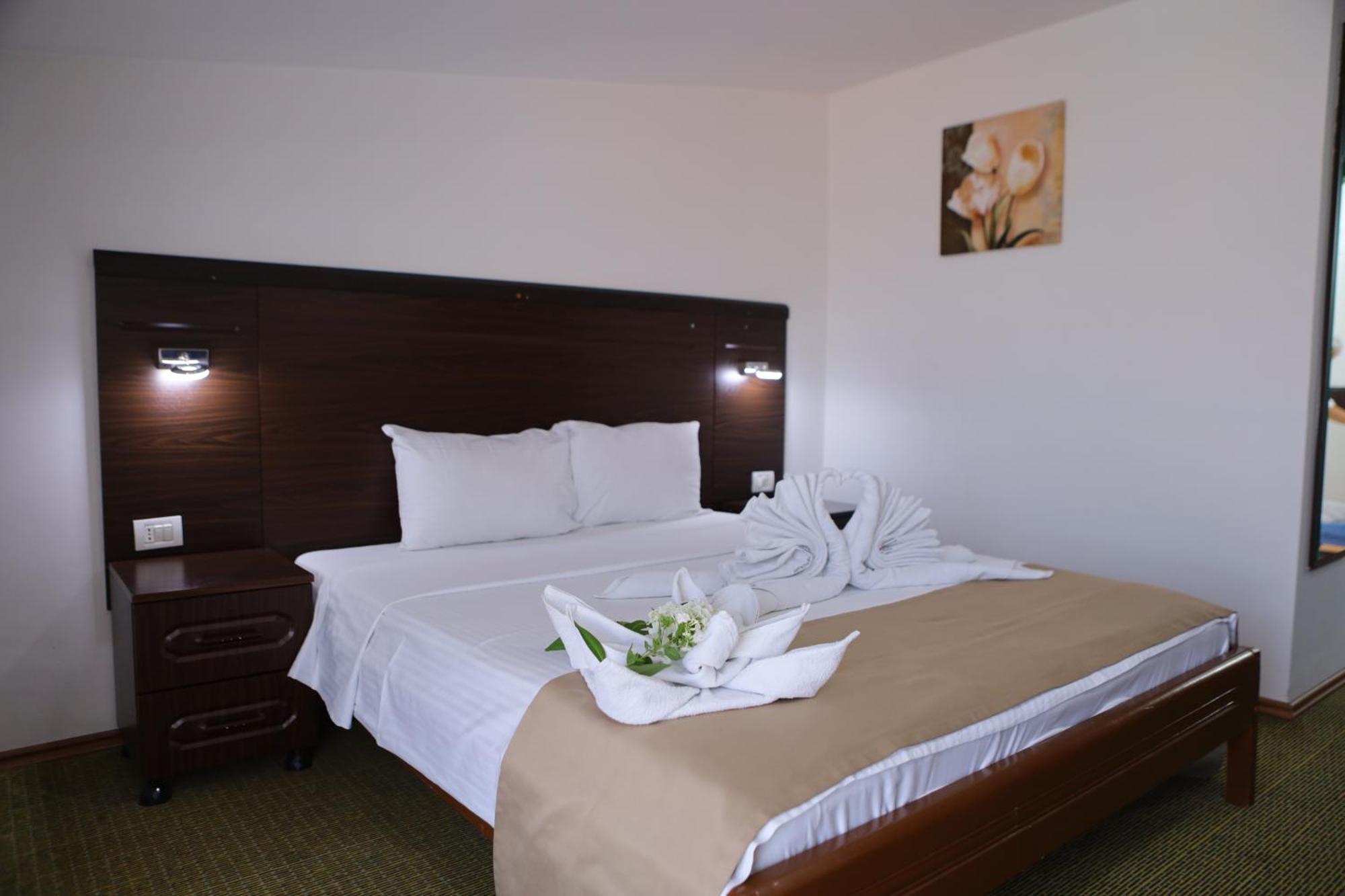 Arabella Hotel Kičevo Eksteriør bilde
