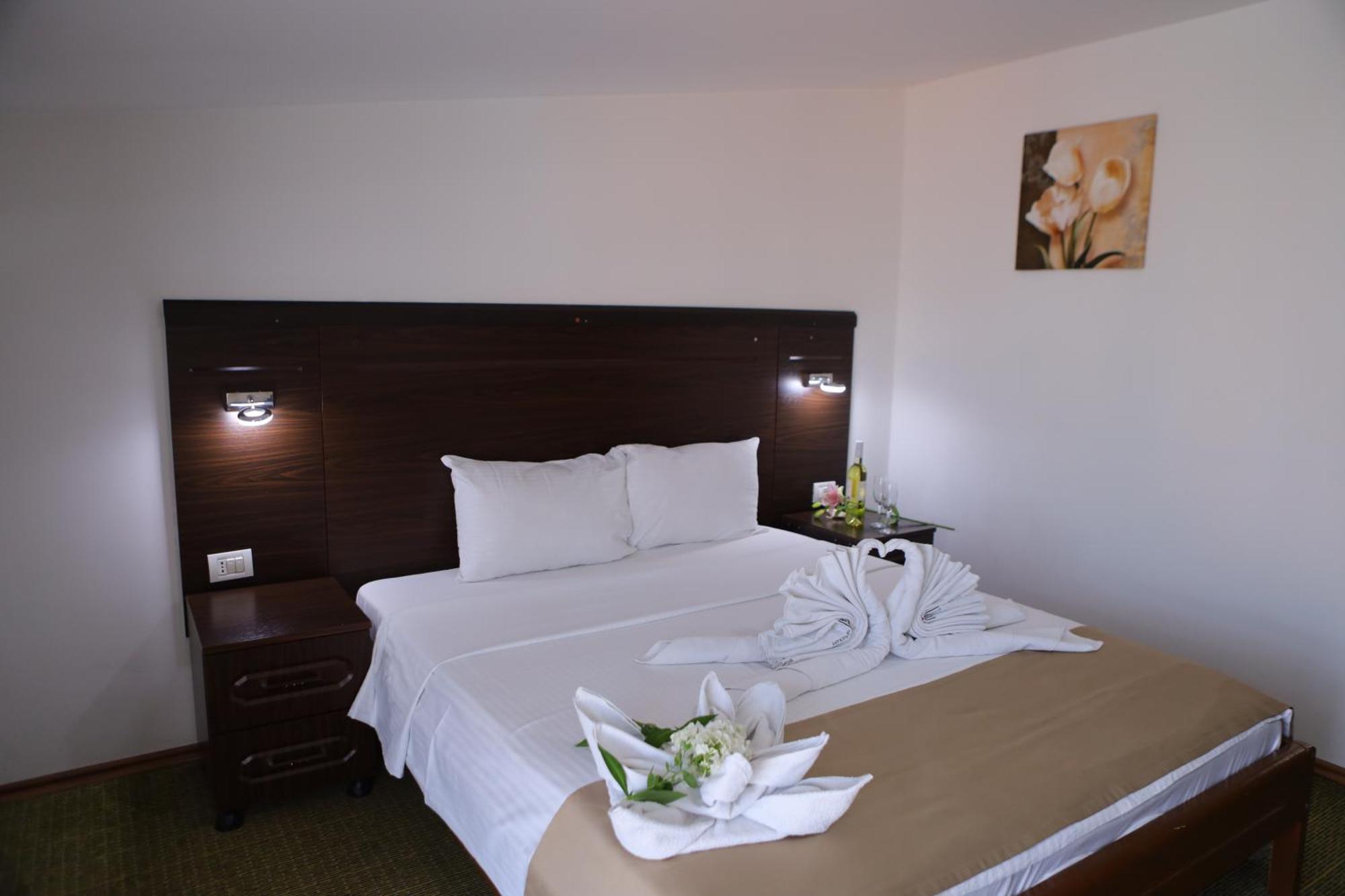Arabella Hotel Kičevo Eksteriør bilde