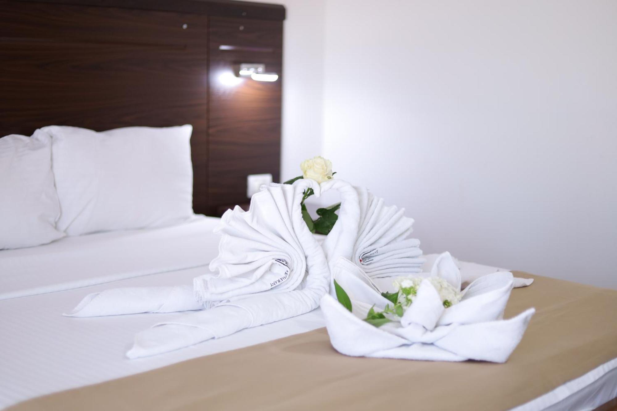 Arabella Hotel Kičevo Eksteriør bilde