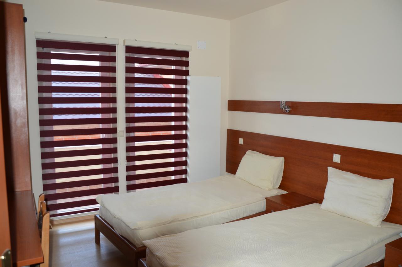 Arabella Hotel Kičevo Eksteriør bilde